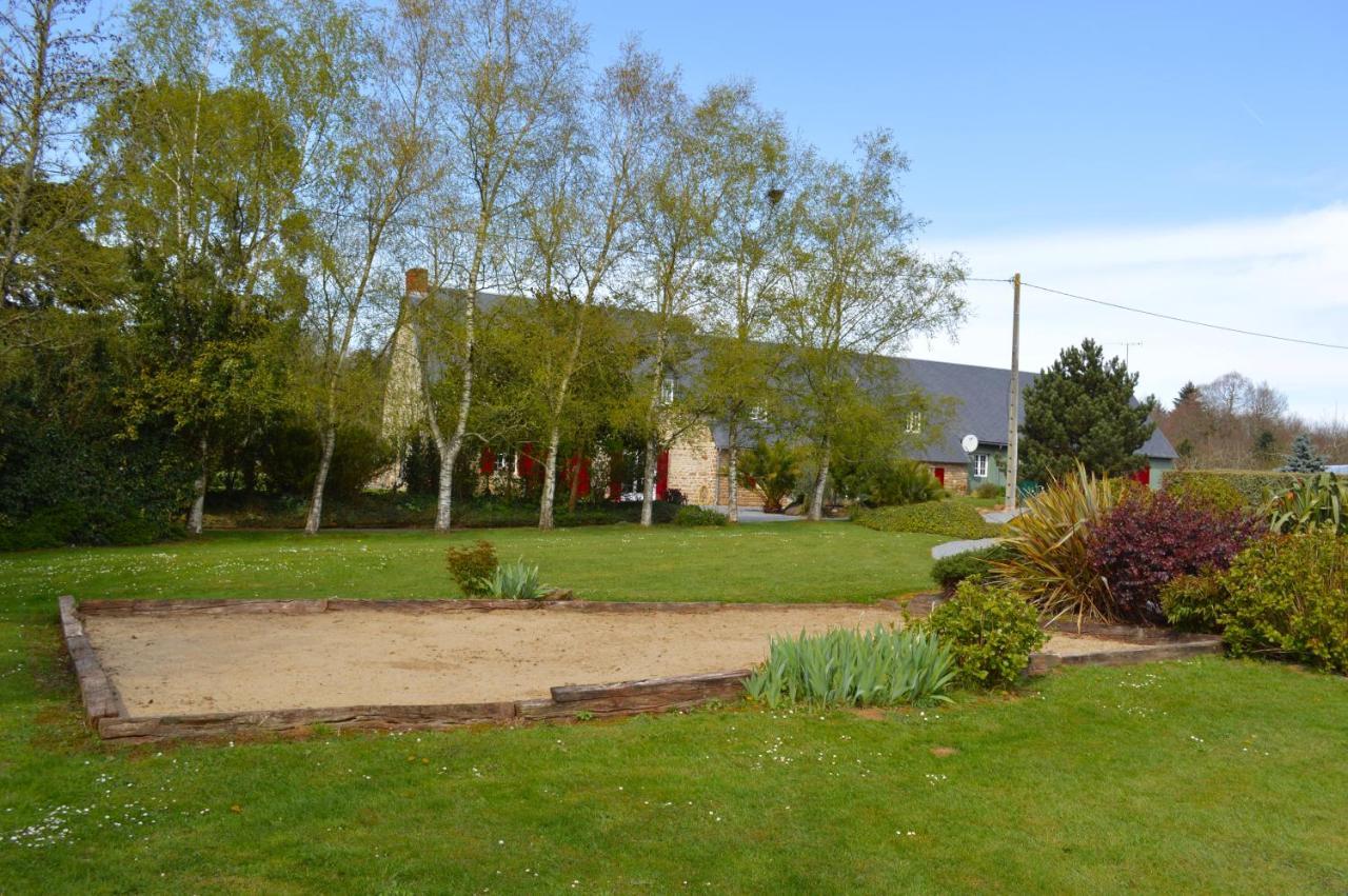 La Pichonniere Bed & Breakfast Isigny-le-Buat Екстериор снимка