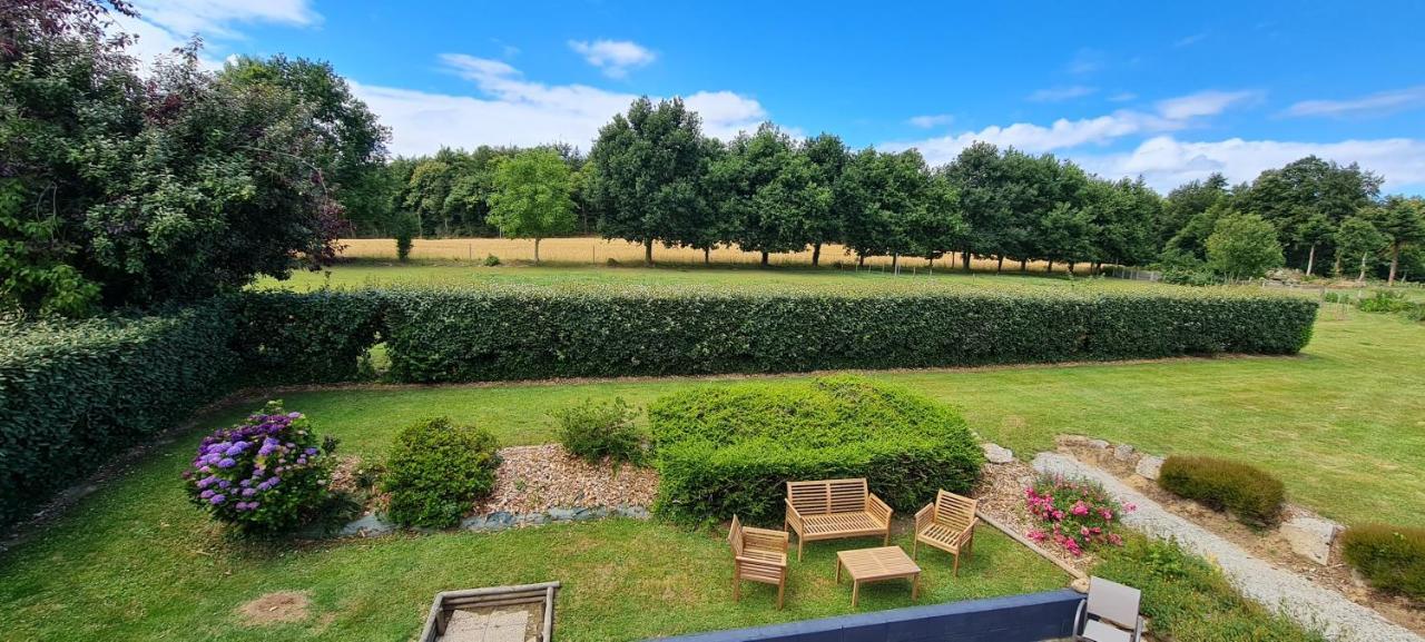 La Pichonniere Bed & Breakfast Isigny-le-Buat Екстериор снимка