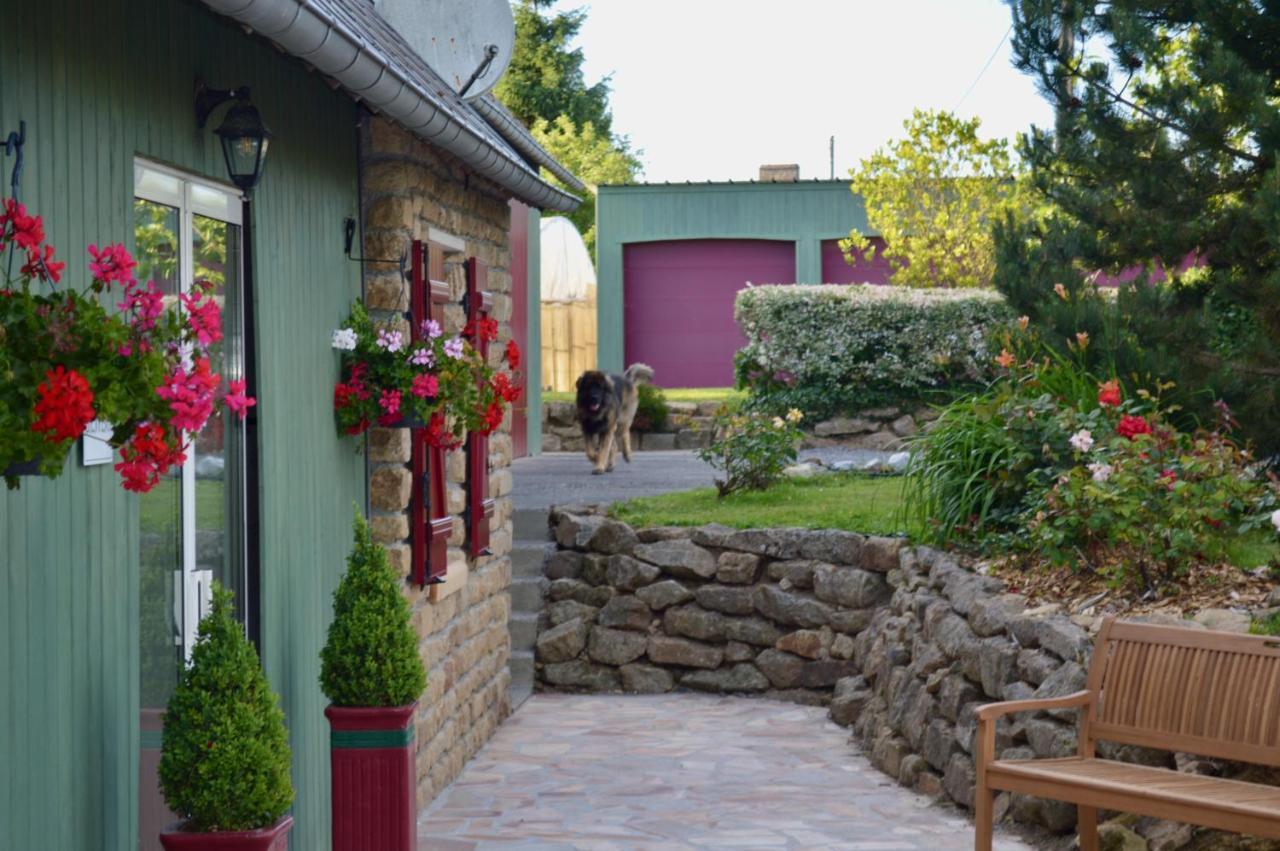 La Pichonniere Bed & Breakfast Isigny-le-Buat Екстериор снимка