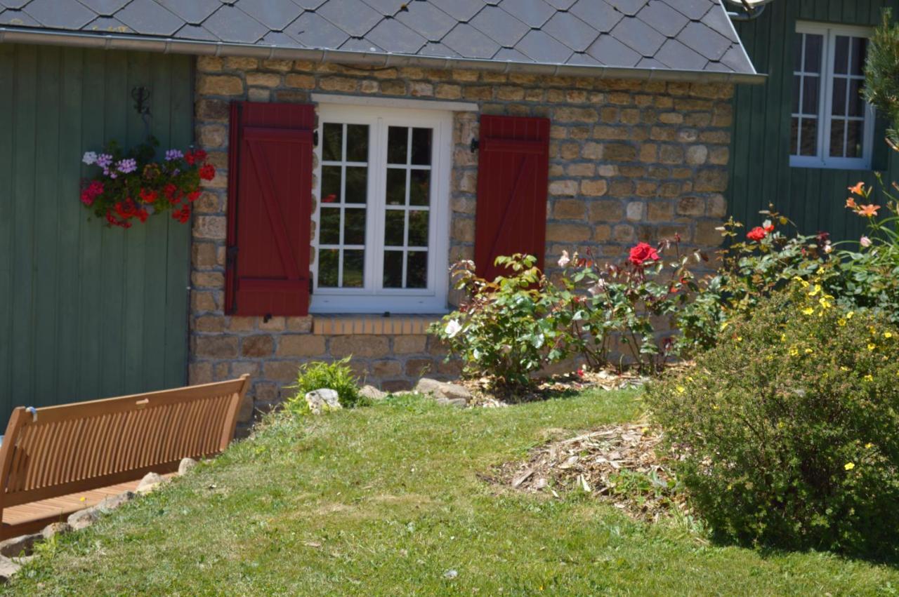 La Pichonniere Bed & Breakfast Isigny-le-Buat Екстериор снимка